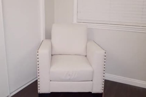 wild ladyboy Solo cumshot