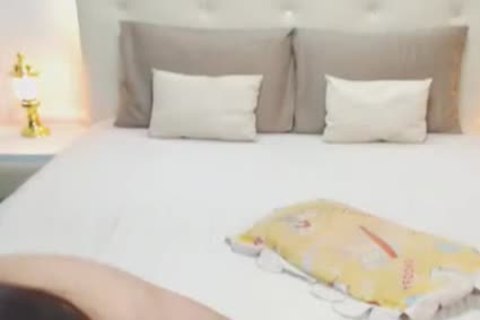busty shelady Masturbating On cam