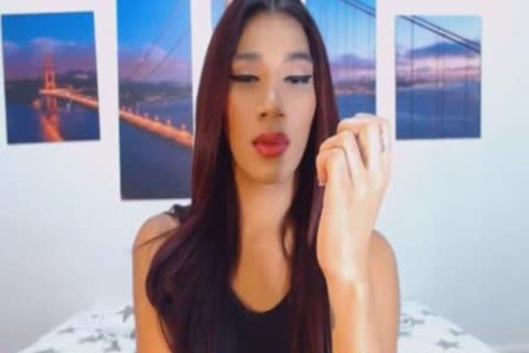 yummy ladyman Enjoys Playing Her big 10-Pounder