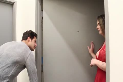 TV Delivery boy receives A admirable Tip