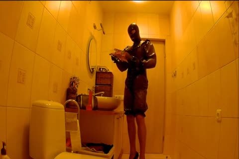 Latex ass-ization - BasedCams.com