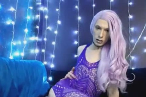Crossdresser Enjoys Playing Her weenie And butthole