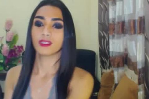 Hung t-girl Plays Her biggest schlong