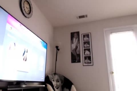 Kelly Cumshow 4-22-eighteen