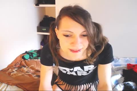 Star Wars Fangirl Has A large sexy 10-Pounder