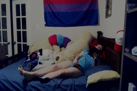Reading Smut And Cumming With Magic Wand
