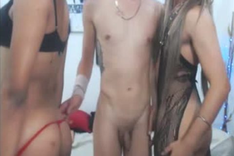 boy sucks Two big Colombian ramrods web camera