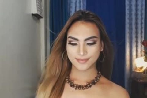 oriental lady-man Jerking Her penis In Room Solo Masturbation