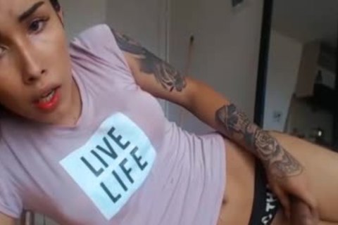 stunning sheboy Bonnie Jerks cock Online