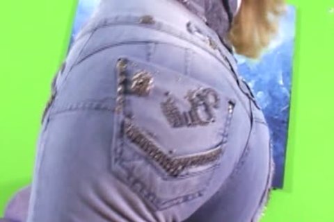 Travesti Loira Dançando Para Seu Macho Antes Do Sexo butthole