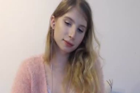 attractive Russian tranny cam