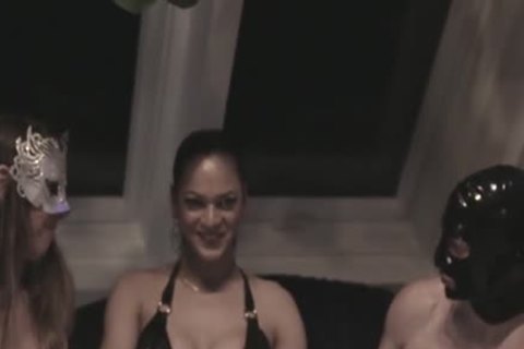 ladyboy In Latex jizzes