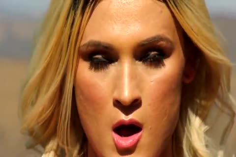 (tranny Celebs) Kami Kartel - tranny Pool fucking
