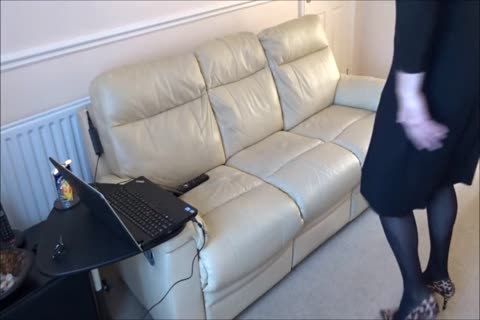 Alison - Caged And wild As she Live Streams
