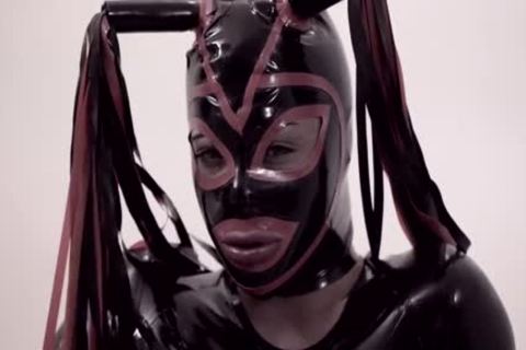 Fetish t-girl In Latex Suit And Mask bonks