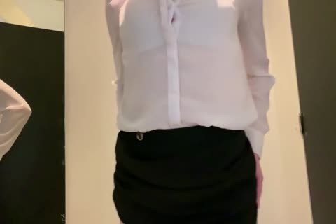 Sucked Off A Translady In A dress Room