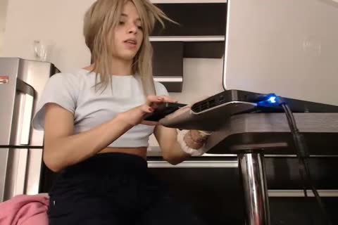 teen Karen Sophia Masturbating