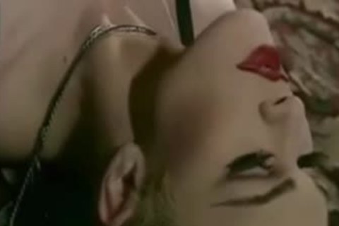lusty beauty With Her Girlfriend Transvestite