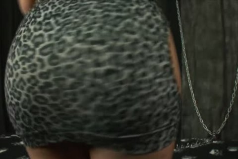 Agatha Alencar Se Diverte Com Seu Gogoboy