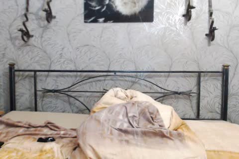 Sara Salazar Bursting In bed