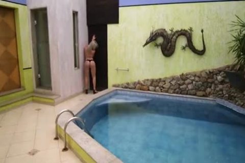 Carol Penelope large ass banging