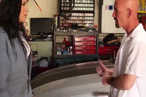 anal Loving lady-man Mechanic Changes men Oil - Reality Junkies