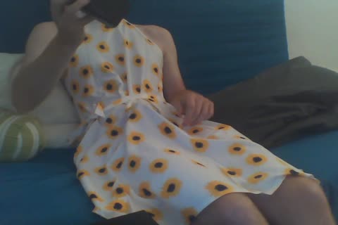 The Cutest Flower costume For A Summer Crossdresser Pt.1