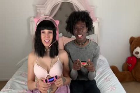 Gamer Beauty Creampied