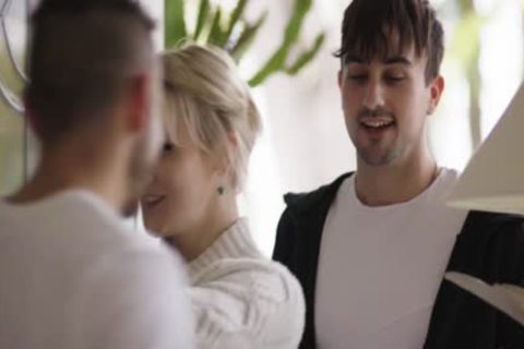 lovely Ladyboy Korra Del Rio Hungrily Slurps Monter penis