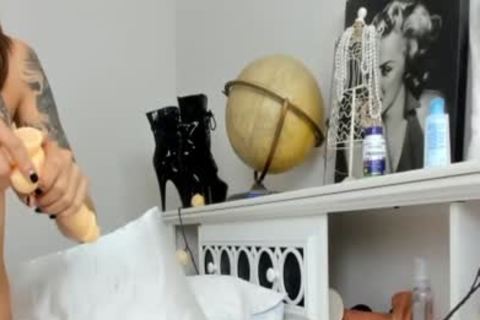 sheboy Masturbating And Putting Dildos Up Her arsehole