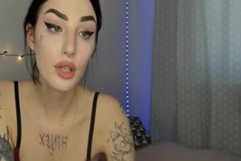 Full Tattoos German Transgirl Shows Off yummy Body