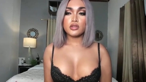 Amateur masturbating