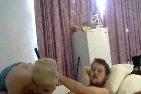 Trans Gives boyfriend A admirable Ride