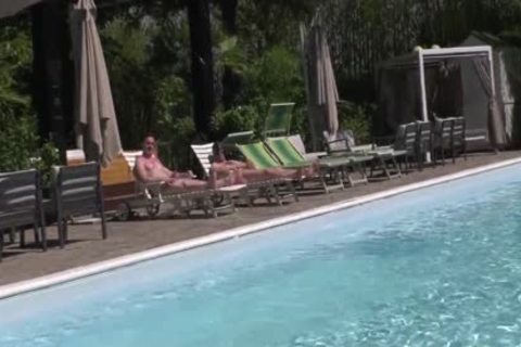 Raphaella Ferrari Takes Two penises By The Pool