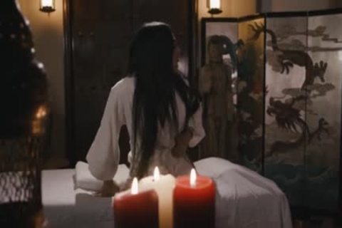 darksome Masseur throats And booty bonks His breasty shemale Client
