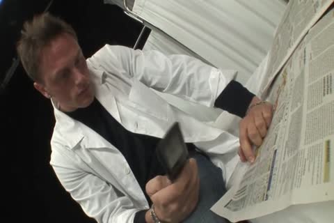 ladyman Letizia Acquires engulf At Dr. Office