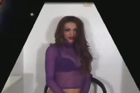 she's ideal