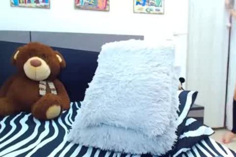 lovely lovely lady-man Jerking Hard On cam