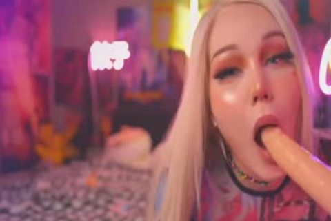 blonde Tbabe sucks vibrator Online