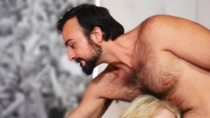 Trans Angels: Gracie Jane face fucking in the bath