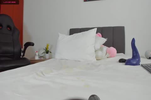 Pink Hair sheboy Masturbation vibrator