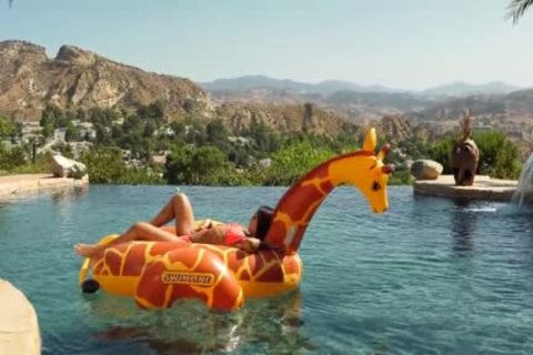 Khloe Kay Sucks A large weenie In The Pool.