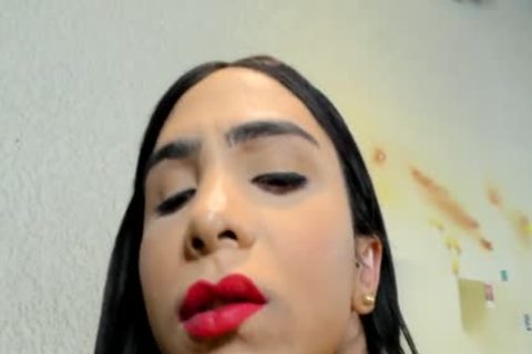 Monster penis shemale Yasmin Dornelles Masturbates