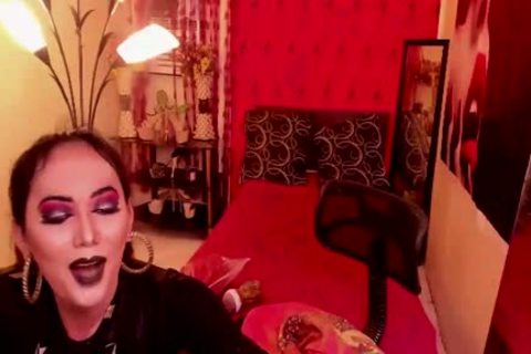 sweet shemale Enjoys Vibrating toy At Her arsehole