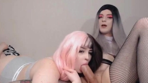 Pink Hair Trans engulf A cock