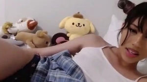 Petite Mexican Mami With diminutive 10-Pounder Camshows Solo