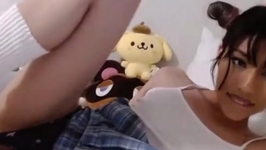 Petite Mexican Mami With diminutive 10-Pounder Camshows Solo