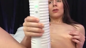 Voluptuous Trans Lady With Natural pantoons Maturbates With A Fleshlight