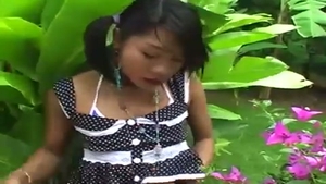 teen Ladytwink Show outdoors