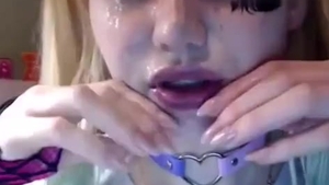 Blond shelady Deepthroats Her fake penis And plows Her arse
